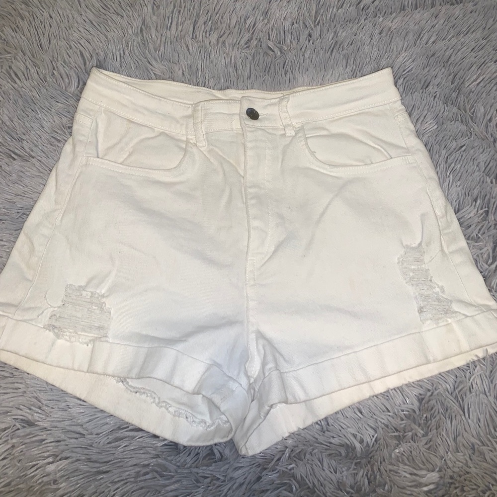divided h&m white shorts